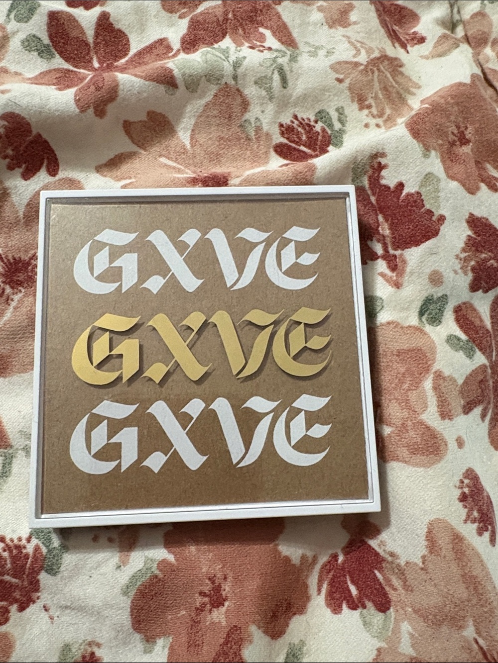 GX by Gwen Stefani Eyeshadow Palette — White & Gold